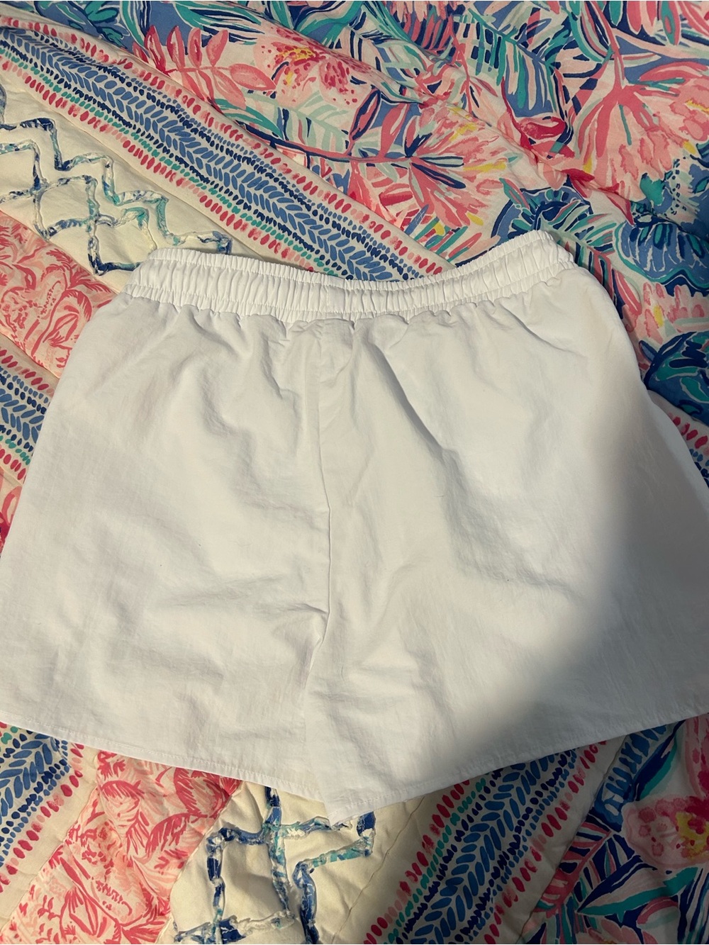 ALO Yoga White Athletic Shorts - Picture 3 of 3